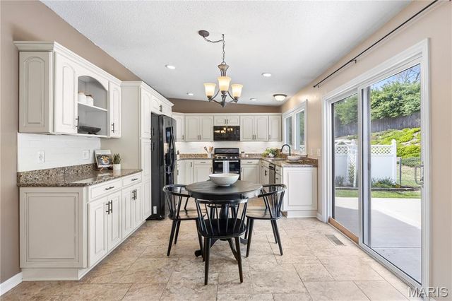 783 Rockridge Drive, Manchester, MO 63021