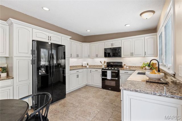 783 Rockridge Drive, Manchester, MO 63021