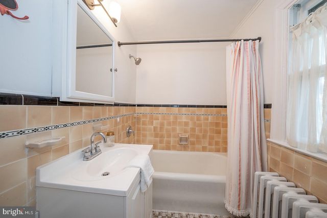 712 STRADONE RD, Bala Cynwyd, PA 19004