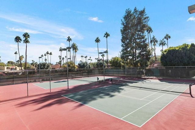 2433 Los Patos Drive, Palm Springs, CA 92264