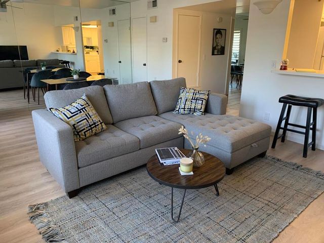 2433 Los Patos Drive, Palm Springs, CA 92264