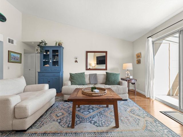 3320 S Ammons St 206, Lakewood, CO 80227