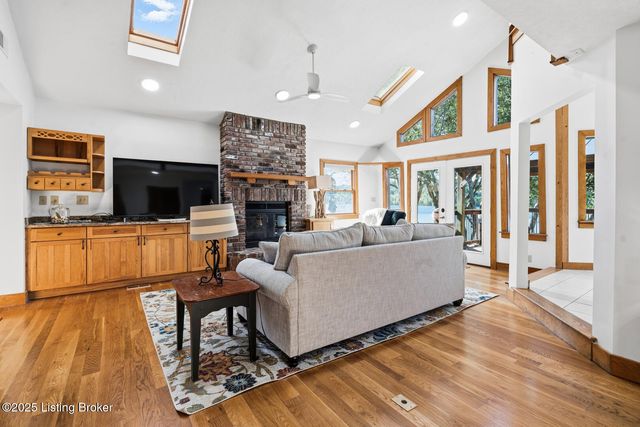 1104 Riverside Dr, Prospect, KY 40059