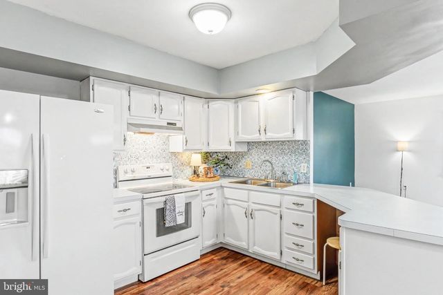 1801 MOUNTAIN VIEW RD, Middletown, PA 17057