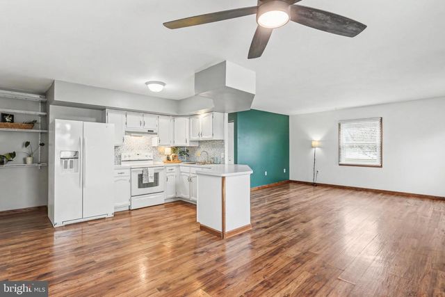 1801 MOUNTAIN VIEW RD, Middletown, PA 17057