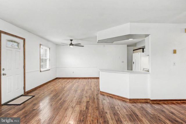 1801 MOUNTAIN VIEW RD, Middletown, PA 17057