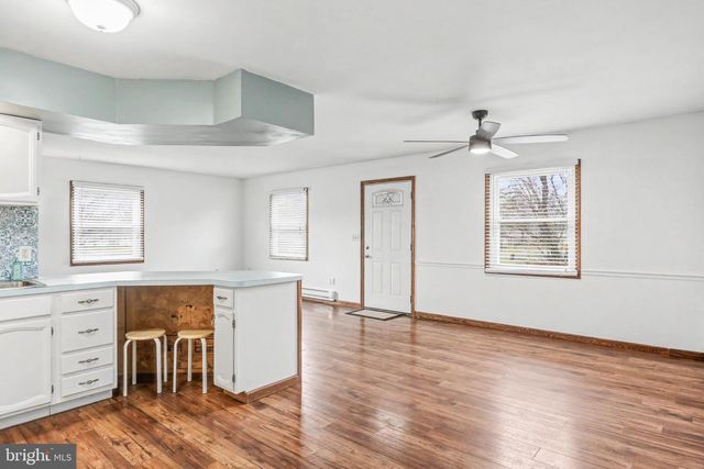 1801 MOUNTAIN VIEW RD, Middletown, PA 17057