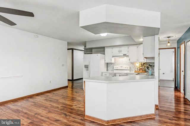 1801 MOUNTAIN VIEW RD, Middletown, PA 17057