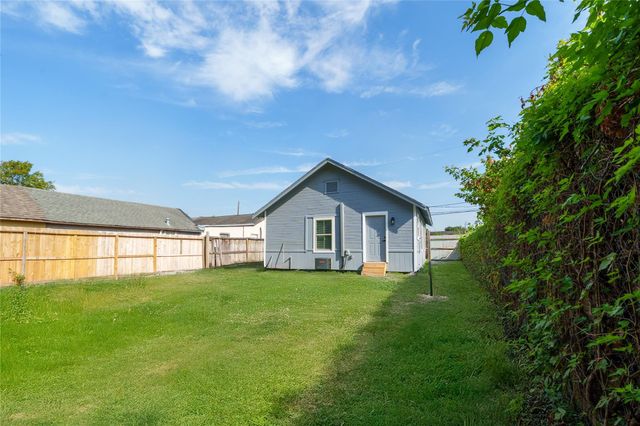 9302 Waller Street, Houston, TX 77012