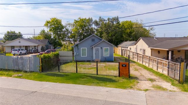 9302 Waller Street, Houston, TX 77012