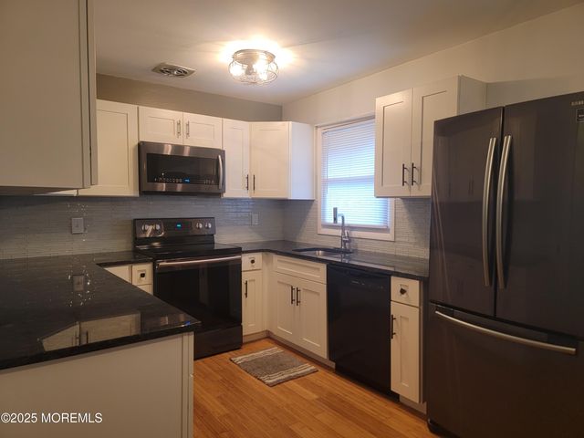 28 A Yorktowne Parkway, Whiting, NJ 08759