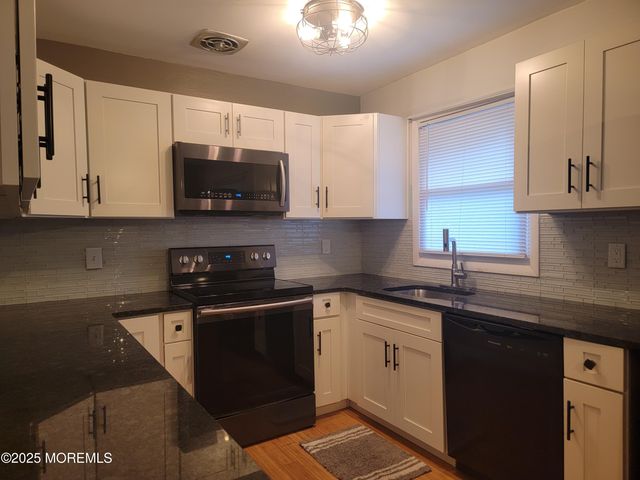 28 A Yorktowne Parkway, Whiting, NJ 08759