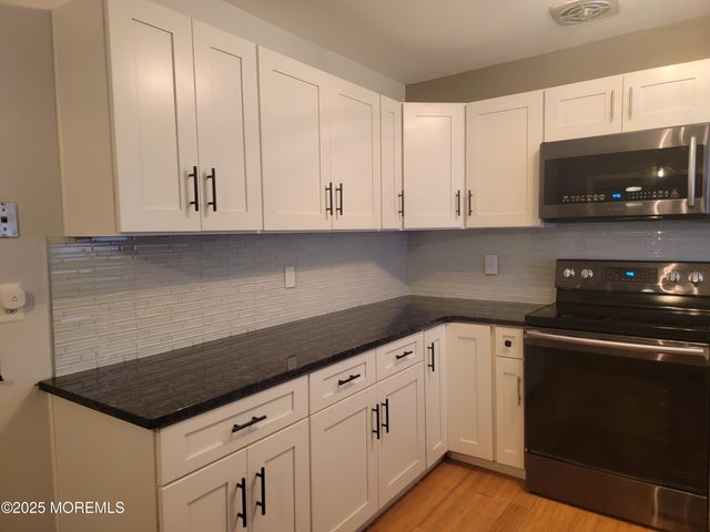 28 A Yorktowne Parkway, Whiting, NJ 08759