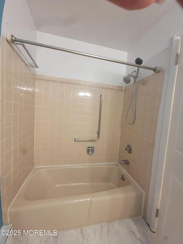 28 A Yorktowne Parkway, Whiting, NJ 08759