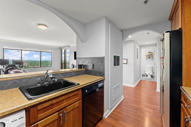 3481 Lakeside Drive NE 2601, Atlanta, GA 30326