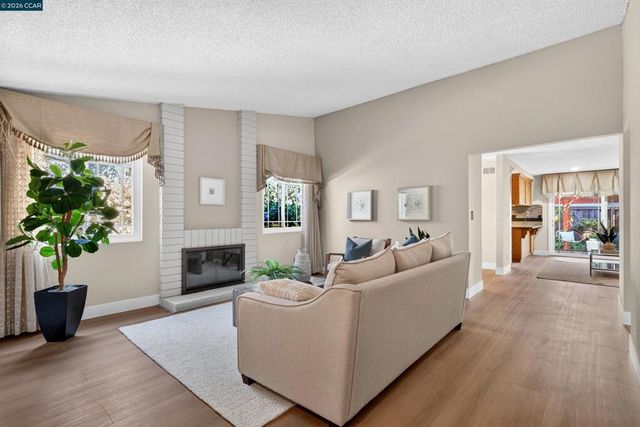 3299 Hermosa St, Pinole, CA 94564