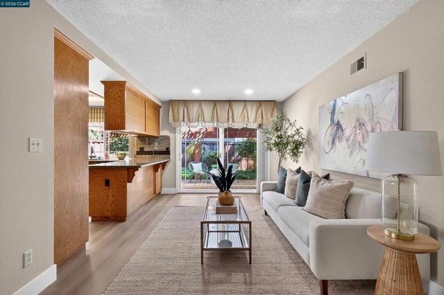 3299 Hermosa St, Pinole, CA 94564