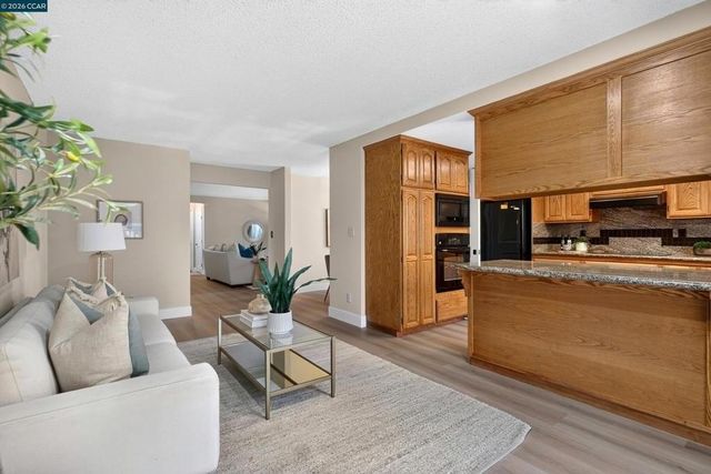 3299 Hermosa St, Pinole, CA 94564