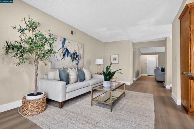 3299 Hermosa St, Pinole, CA 94564