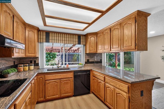 3299 Hermosa St, Pinole, CA 94564
