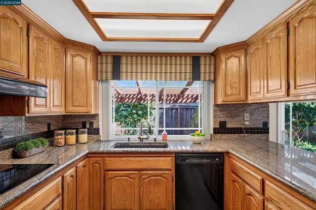 3299 Hermosa St, Pinole, CA 94564