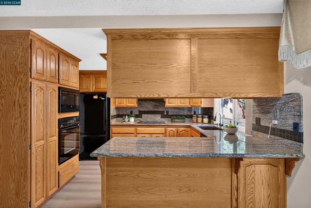 3299 Hermosa St, Pinole, CA 94564