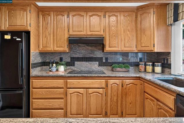 3299 Hermosa St, Pinole, CA 94564