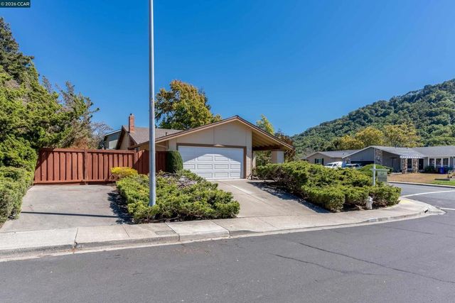 3299 Hermosa St, Pinole, CA 94564