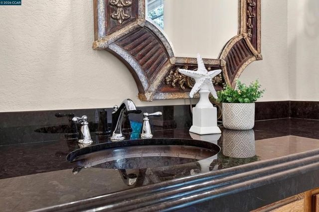 3299 Hermosa St, Pinole, CA 94564