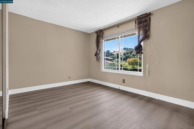 3299 Hermosa St, Pinole, CA 94564