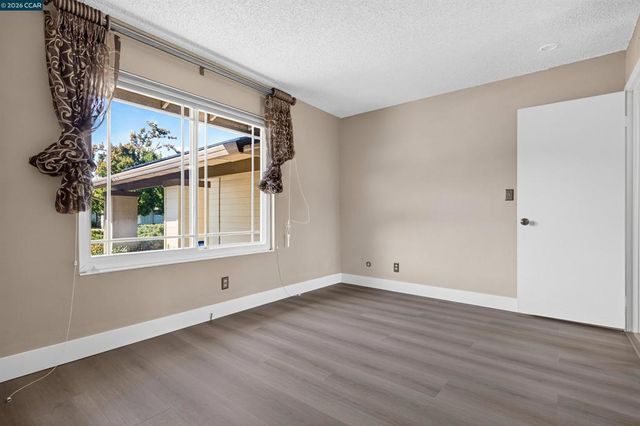 3299 Hermosa St, Pinole, CA 94564