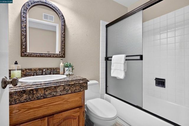 3299 Hermosa St, Pinole, CA 94564