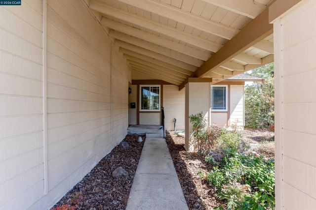 3299 Hermosa St, Pinole, CA 94564