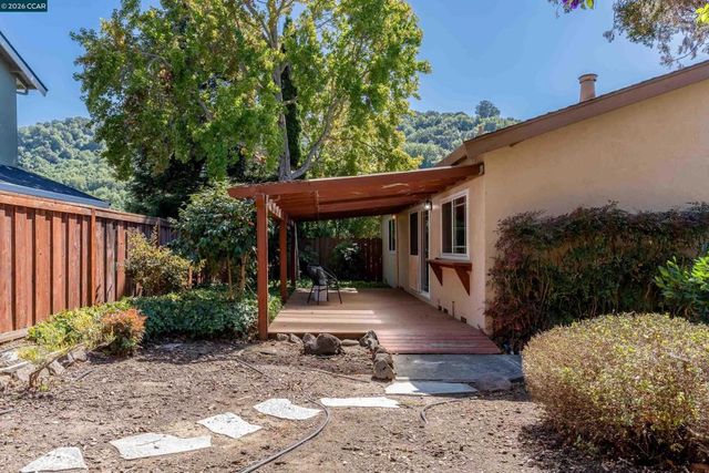 3299 Hermosa St, Pinole, CA 94564