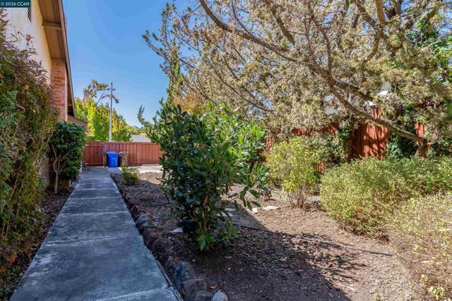 3299 Hermosa St, Pinole, CA 94564