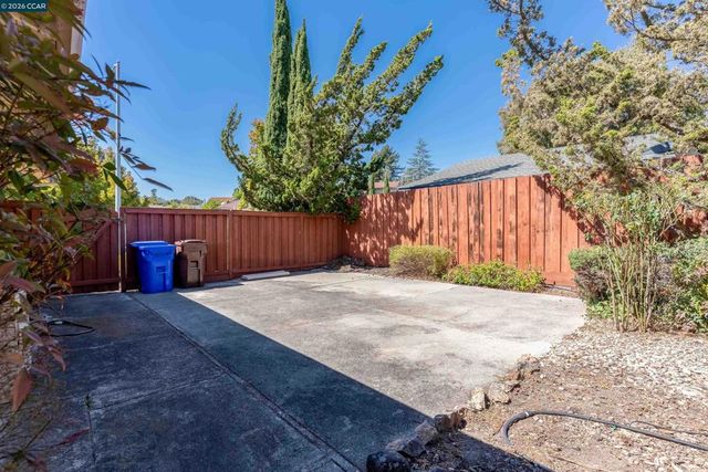 3299 Hermosa St, Pinole, CA 94564