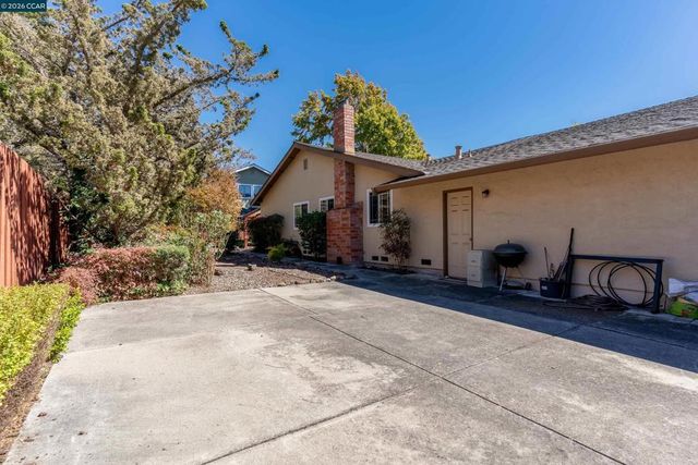 3299 Hermosa St, Pinole, CA 94564