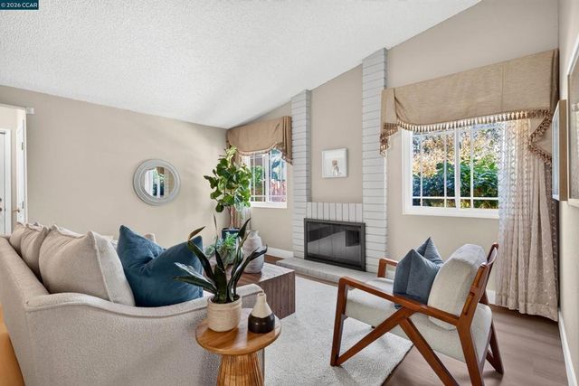 3299 Hermosa St, Pinole, CA 94564