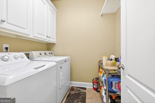 621 Berta Court, Loganville, GA 30052