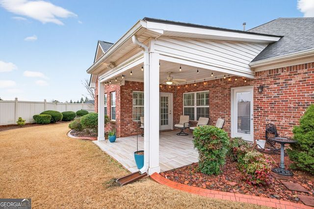 621 Berta Court, Loganville, GA 30052