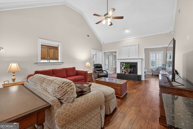 621 Berta Court, Loganville, GA 30052