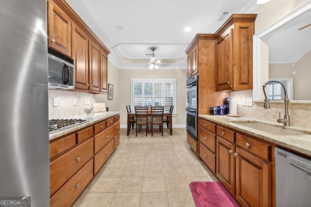 621 Berta Court, Loganville, GA 30052