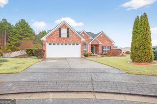 621 Berta Court, Loganville, GA 30052