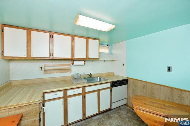 151 Hickory Avenue, Bergenfield, NJ 07621