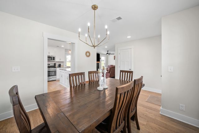 350 Frontier Dr, Clarksville, TN 37043