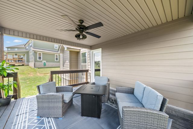 350 Frontier Dr, Clarksville, TN 37043