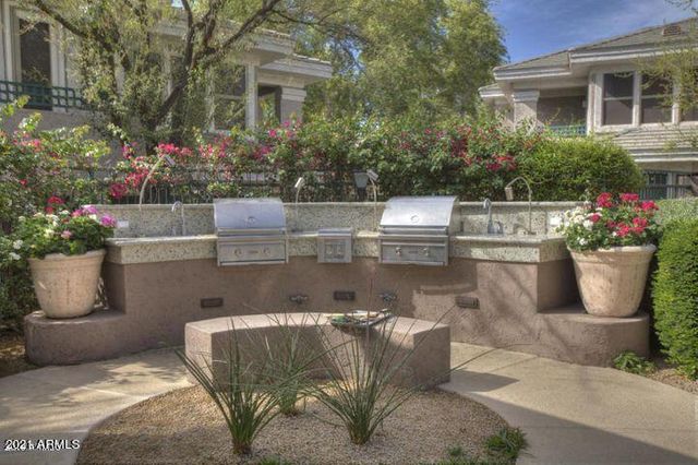 15221 N CLUBGATE Drive 2115, Scottsdale, AZ 85254