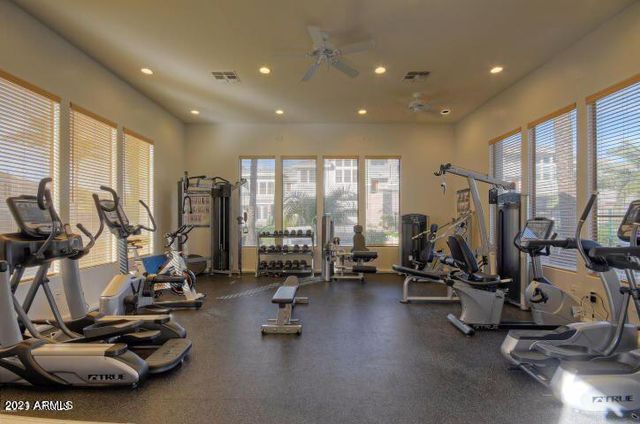 15221 N CLUBGATE Drive 2115, Scottsdale, AZ 85254