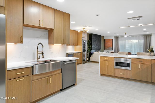 8632 E THORNWOOD Drive, Scottsdale, AZ 85251