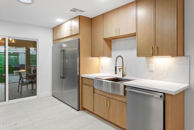 8632 E THORNWOOD Drive, Scottsdale, AZ 85251